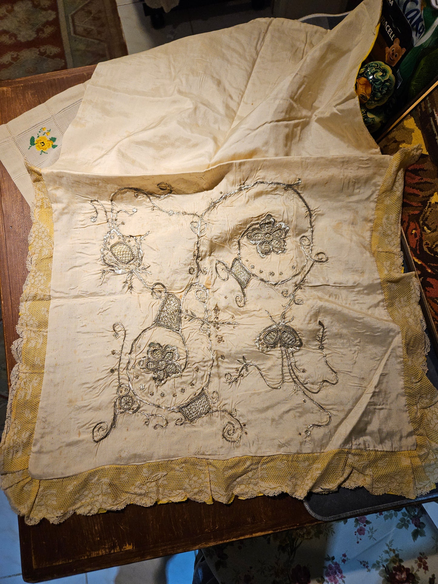 Gümüş Saten Kırlent