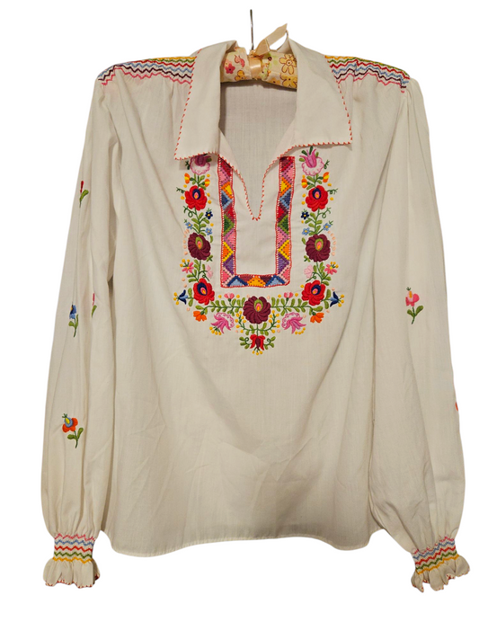 macar gömlek yakalı