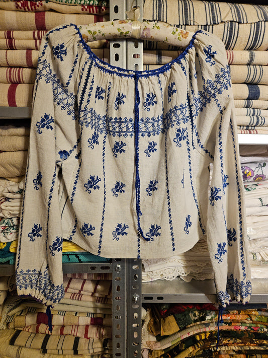 İşlemeli Bluz